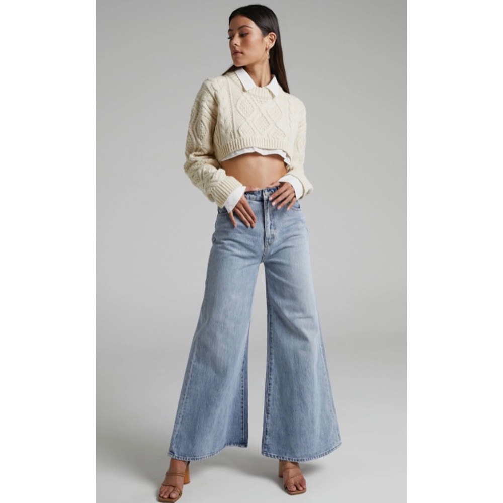 Rolla’s Light Wash Wide Leg Jeans